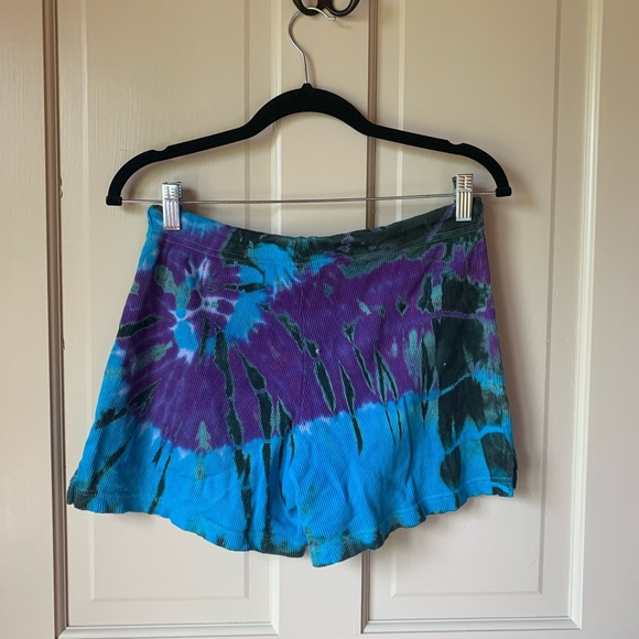 HAND DYED TIE DYE SHORTS - Picture 3 of 3